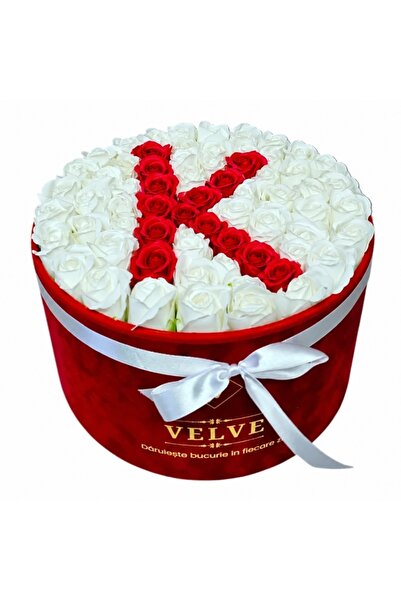 velve Aranjament floral litera cu 55 trandafiri de sapun in cutie rotunda cat...