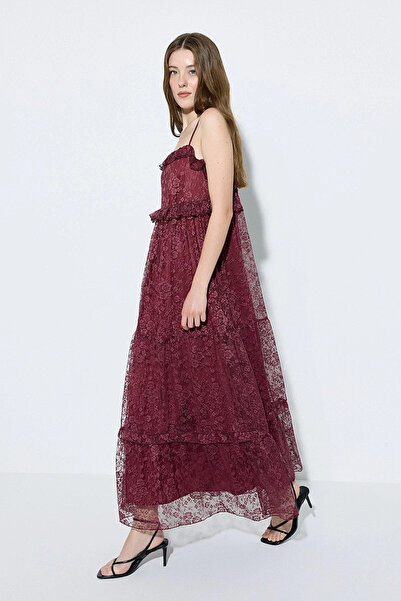 Gusto Long Lace Evening Dress with Thin Straps - Burgundy