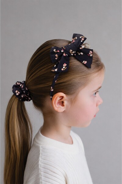 Cigit Navy blue floral crown hair clip set with elastic band