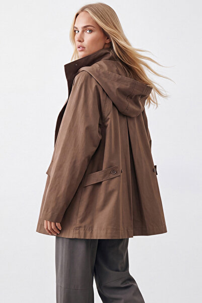 Trend Alaçatı Stili Kadın Kahverengi Kapişonlu Gizli Patlı Oversize Trençkot Alc-X15637