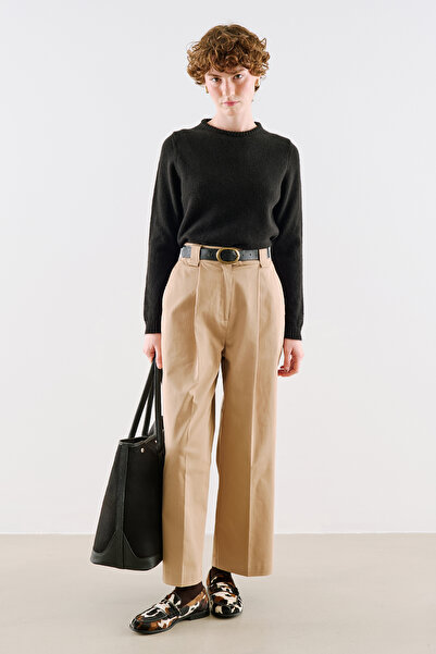 Manuka Crew Neck Short Knit Sweater Black