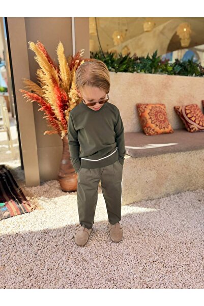 favorimkids Boy's Khaki Green Sweat & Pants 2-Piece Set