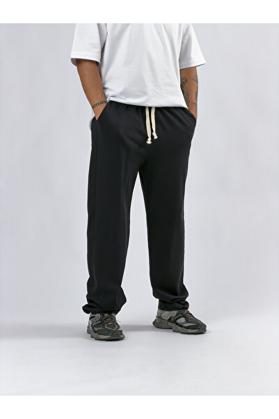 COCOPELLI Regular Black Men's Jogger Pants with Adjustable Legs Coc3564