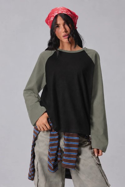 Tarz Cool Kadın Oversize Kontrast Kollu Raglan Bisiklet Yaka Düşük Omuzlu T-S...