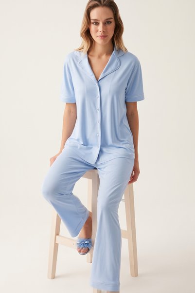 Avrissa Elegant Modern Touch Pajama and Robe Set