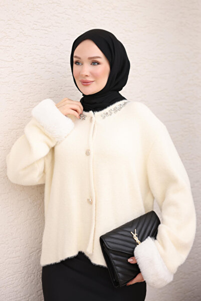 İmajButik كارديجان تريكو من الأنجورا مع ياقة من الفرو الكريمي ومرصع بالأحجار