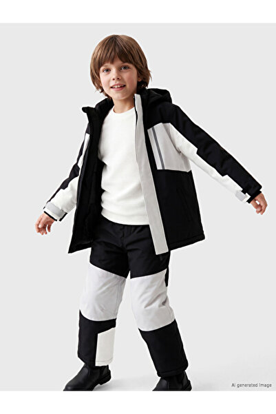 LC Waikiki Esvab • Modern & Distinctive Boys' Ski Jacket with Reflective Detail