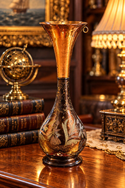 Vintage Bronz ve Bakır Tonlarında Çiçek Desenli Dekoratif Vazo