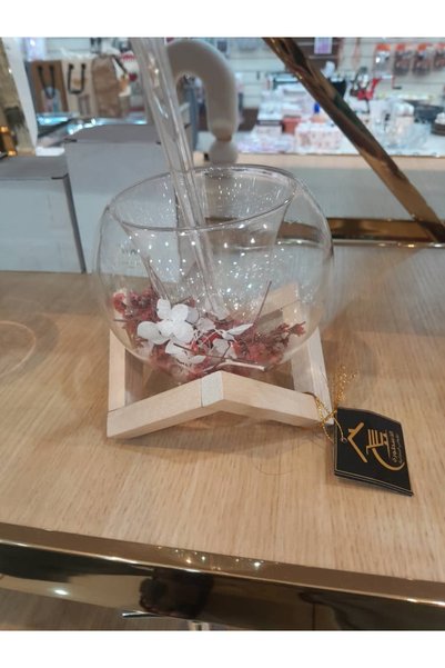 Generic The Double Glass Cup Is Extremely Stylish with Its Unique Design Featuring Colorful Dried Flowers and a Cross-Shaped Wooden Base.