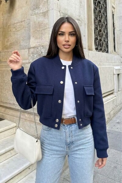 Aysan Moda Çıtçıt Detaylı Cepli Kısa Bomber Ceket