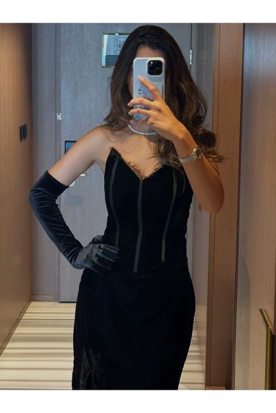 Ayaen فستان سهرة طويل من المخمل الأسود بتصميم كورسيه وفتحة جانبية مع قفازات