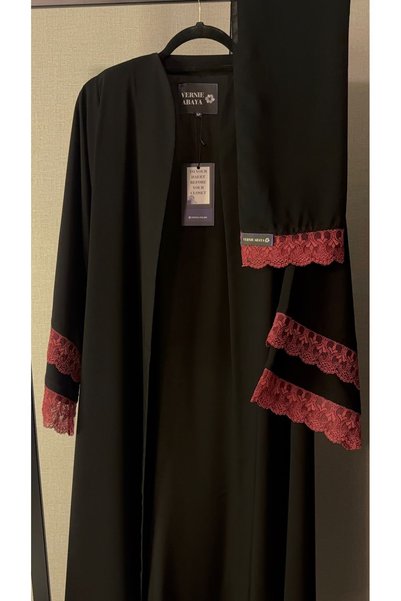 VERNIE عبايات