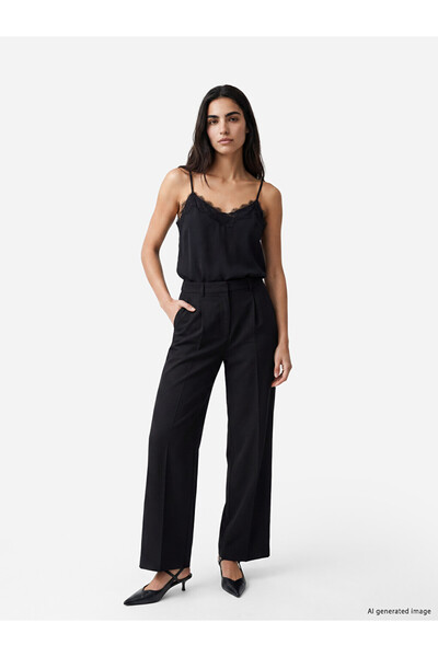 LC Waikiki Γυναικείο Casual Παντελόνι Καμπάνα με Πλισέ