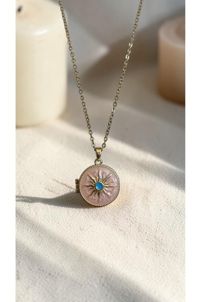 Dore Collection قلادة فولاذية بيضاوية الشكل مع تمثال شمس منقوش ومرصع بالأحجار...