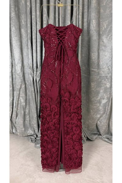 ELORA FASHION فستان سهرة برغندي بتطريز لامع وورود بارزة
