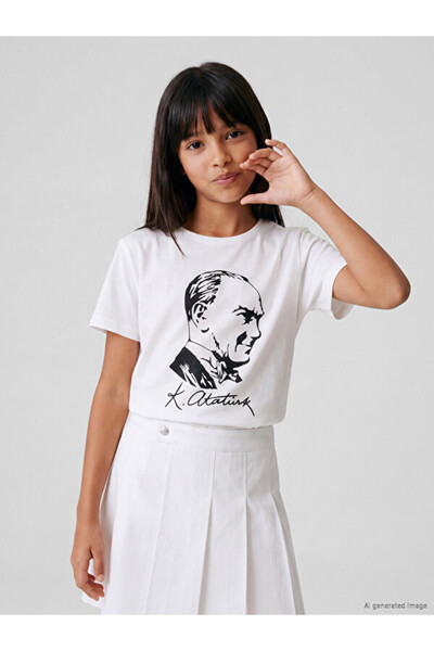 LC Waikiki Rmz Gi̇yi̇m Farkiyla Ataturk Printed Girls' T-Shirt