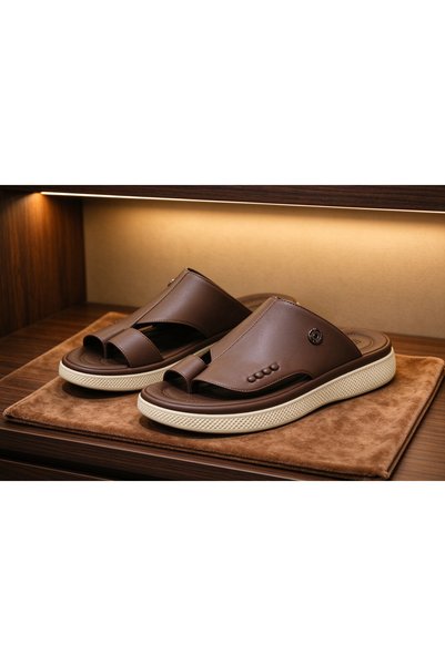 Huanhuan Shoe صنادل رجالية صيفية من الجلد قابلة للتنفس مع مشبك للأصابع؛ أحذية...