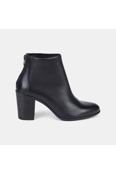 Desa Women's Black Zippered Thick Heeled Leather Boots