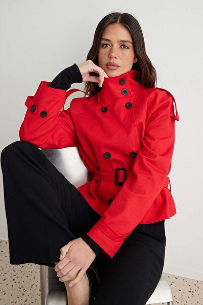 Trendyol Collection معطف ترنش كوت أحمر عادي اللون TWOSS26TR00004