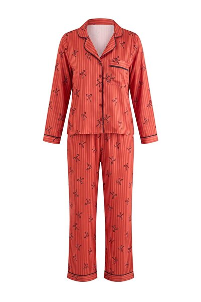 Trendyol Kollektion Rotes Pyjama-Set aus bedrucktem Satin aus Polyester THMAW...