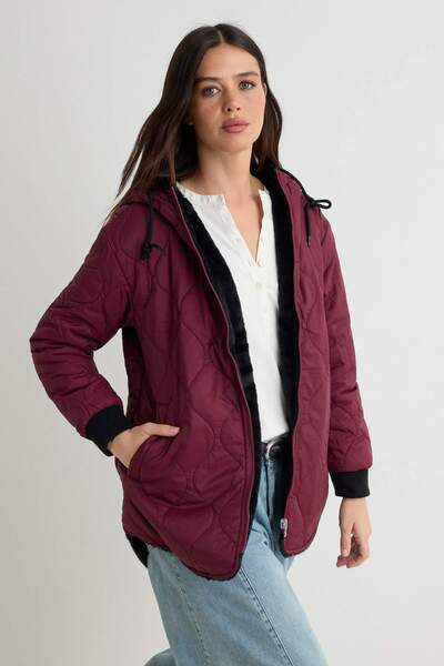 Trendyol Collection معطف مبطن قابل للنفخ ذو قلنسوة ووجهين من القطيفة باللون ا...