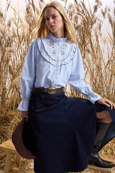 Trendyol Collection Cămașă cu detalii brodate albastre TWOAW27GO00132