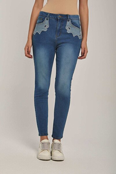 DALYDRESS Embroidered Pocket Women's Jeans