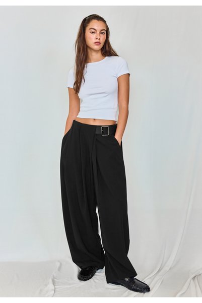 Stradivarius Basic dar kesim t-shirt