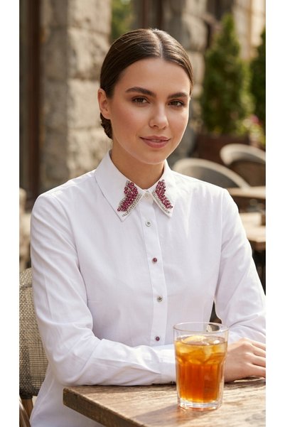 vellum butik YAKASI KELEBEK TAŞLI POPLİN KARIN GÖMLEK