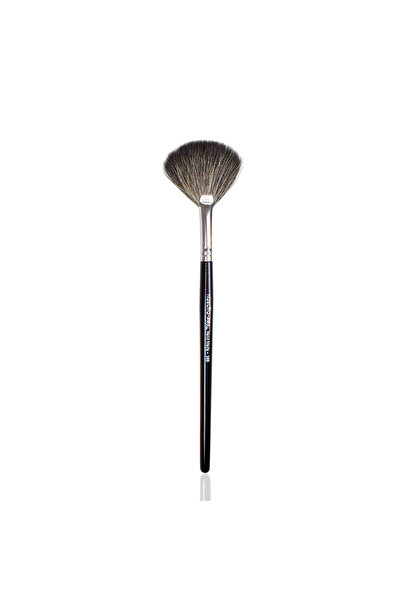 nascita Pro Plus Aydınlatıcı Makyaj Fırçası NASBRUSH0289