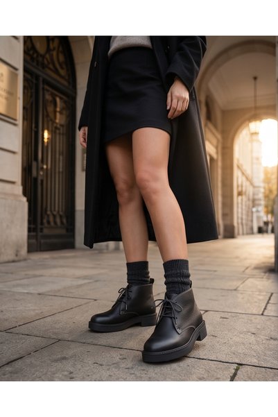 futsi shoes ASPEN Siyah Hakiki Floter Deri Bağcıklı Kısa Günlük Kadın Bot