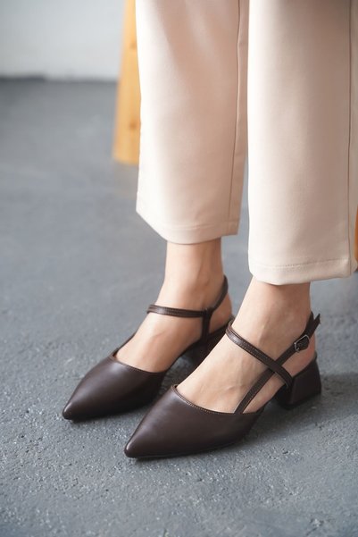 MODAADAM Women's Franco Low Heeled Shoes - Brown