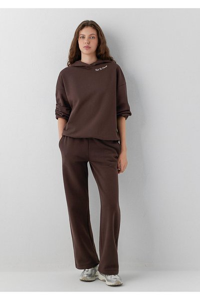 Mavi Pantaloni de trening maro de bază 1022945-70236