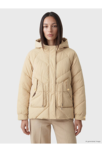 LC Waikiki Alita City Ecru Hooded Quilted Women's Puffer Coat with a Difference