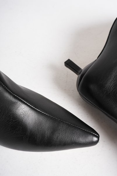 GÜZEL SHOES Noir Black-Skin Pointed Toe Short Heeled Women's Boots