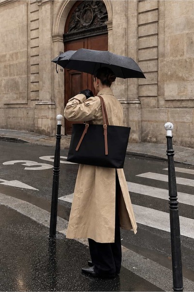 Yuka Atelier Водоустойчива шопър чанта Тиана с регулируема дръжка