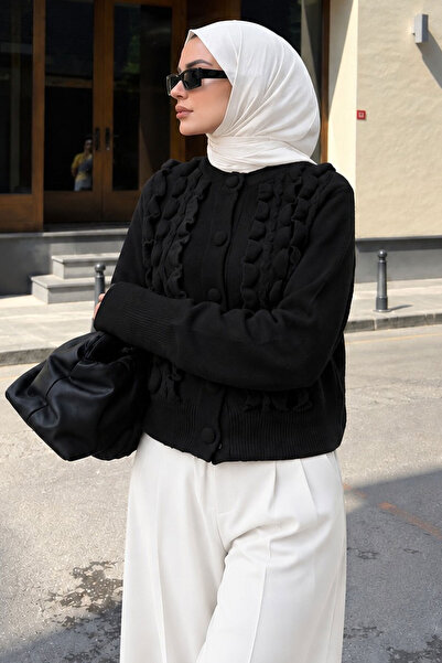 Tesettür Dünyası Strickjacke mit Rüschen vorne TSD260337 Schwarz