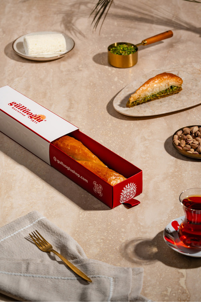 Gaziantep Güllüoğlu Havuç Dilimi Baklava - Küçük Boy Kutu ℮ 200 gr - (2 dilim)
