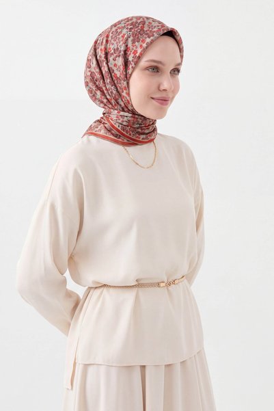 Silk Home وشاح ناعم صغير بنقشة زهور باللون الأحمر الداكن