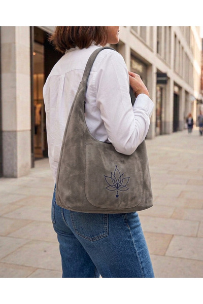 LTS bag حقيبة كتف من جلد الغزال، حقيبة كتف مطرزة باللوتس، حقيبة كتف هوبو سودا...