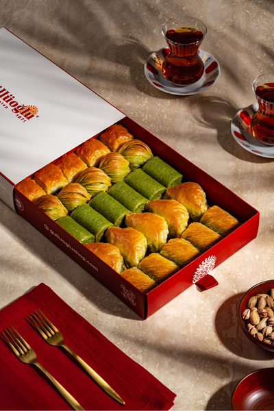 Gaziantep Güllüoğlu Fıstıklı Karışık Baklava - Büyük Boy Kutu ℮ 1200 gr