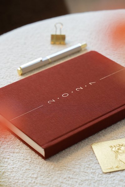 Matt Notebook 2027 Year A5 أجندة أسبوعية من الكتان مقاس 15x21 سم - 12 شهرًا باللون القرفة