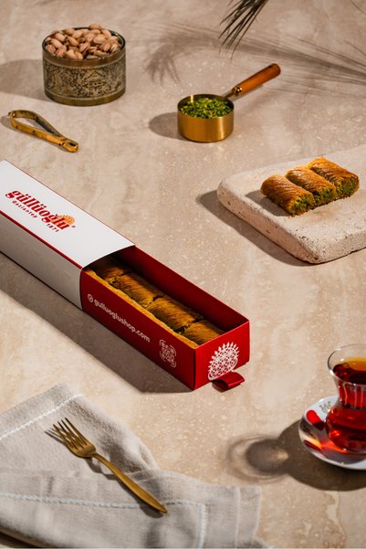 Gaziantep Güllüoğlu Fıstıklı Burma Kadayıf - Küçük Boy Kutu ℮ 350 gr - (7-8 dilim)