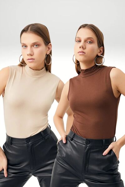 Hiccup Bipantolon Women's 2-Piece Sleeveless Half Turtleneck Body