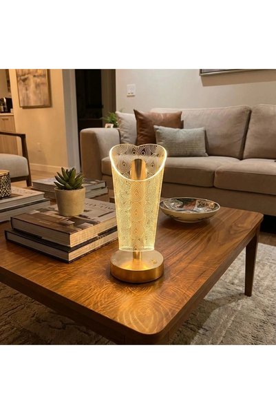 Generic Brand مصباح طاولة LED بتصميم قطرة كريستال أسطواني شفاف - بقاعدة ذهبية...