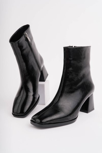 Egepass Nayi̇ss Women's Heeled Boots with Blunt Toe and Side Zipper _ Heeled Boot