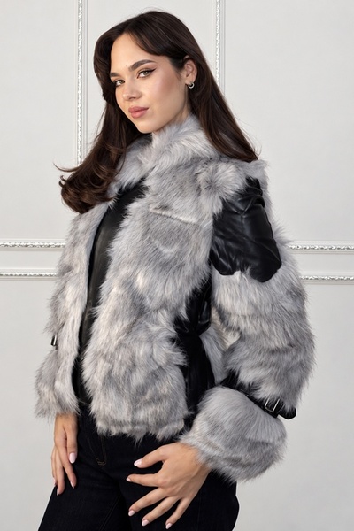 FashionForYou Jachetă scurtă de damă NOIRA din blană artificială, cu inserții...
