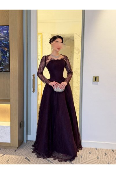 Ayaen فستان سهرة طويل أنيق بلون عنابي داكن بتصميم كورسيه وأكمام دانتيل شفافة