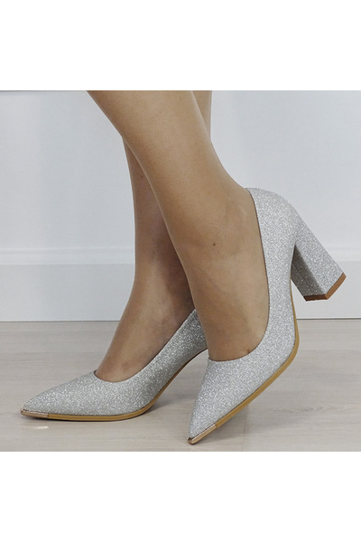 Ideal Shoes Pantofi argintii cu detaliu metalic B-D-1278 01