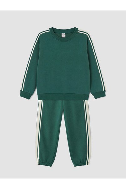 LC Waikiki NEVAVM Farkıyla LCW Kids Green 3 Thread Shardonlu طقم ملابس للأولاد
